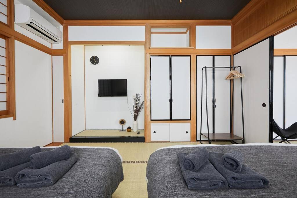 Japanese Tradition Evergreen * Tokio